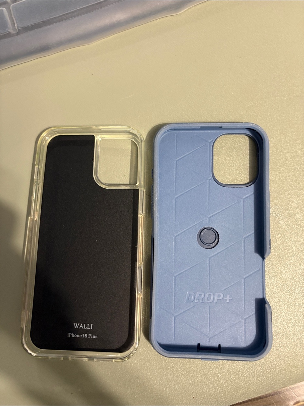 iPhone 16Plus otter box and Walli